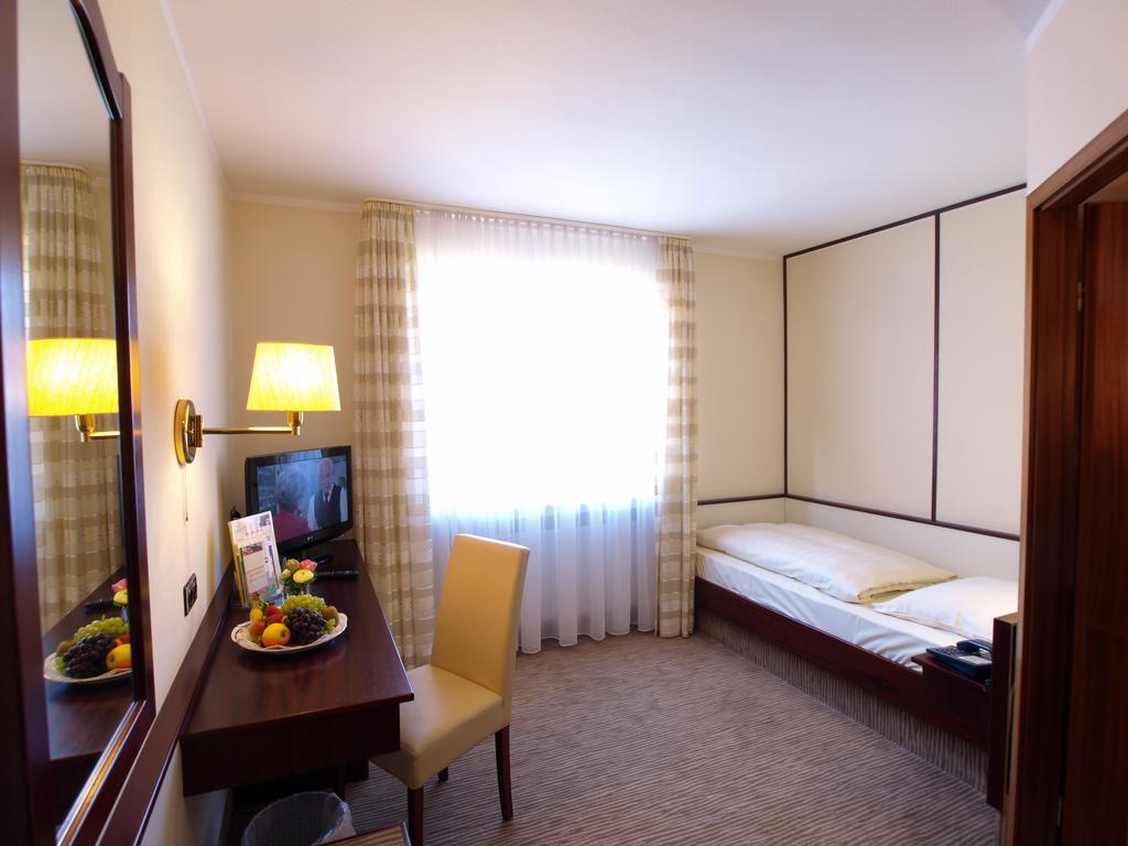 Hotel Landhaus Silbertanne Rotenburg an der Fulda Extérieur photo